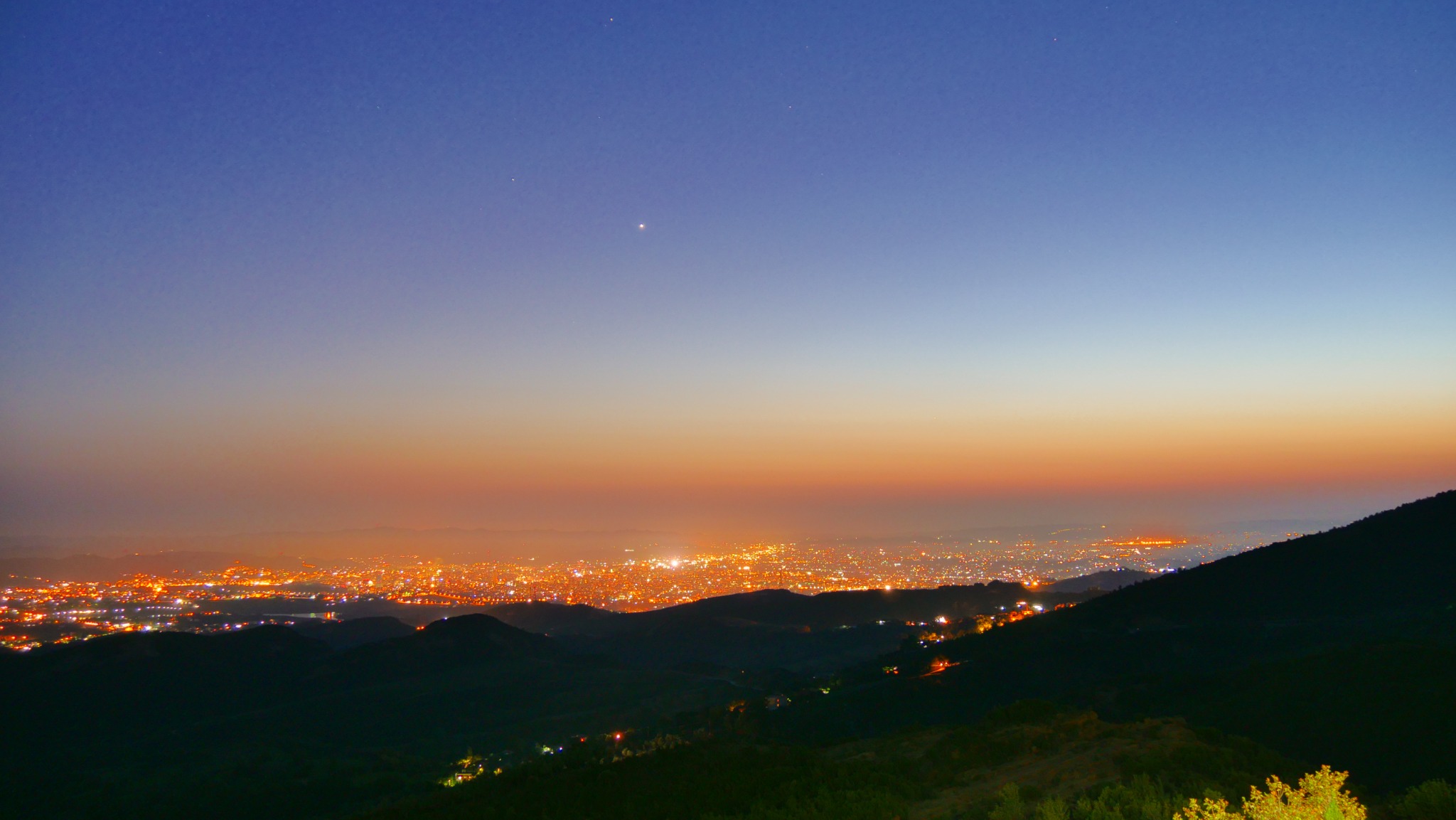 Vue sur Tirana depuis les montagnes albanaises
