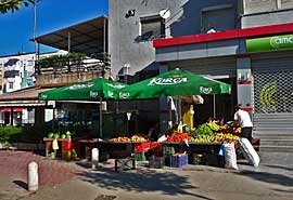 Tirana_Marktstand