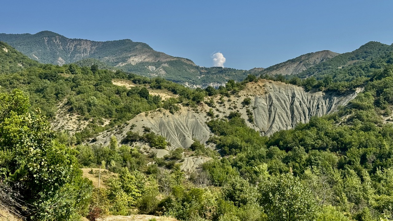 Tolle Bergwelt in Albanien zum Enduro fahren