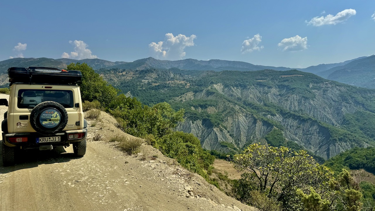 Tolle Bergwelt in Albanien zum Enduro fahren