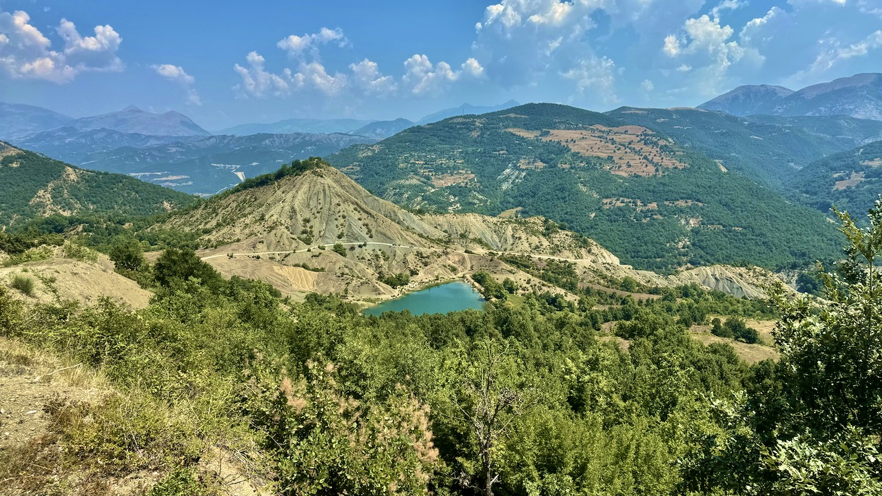 Tolle Bergwelt in Albanien zum Enduro fahren