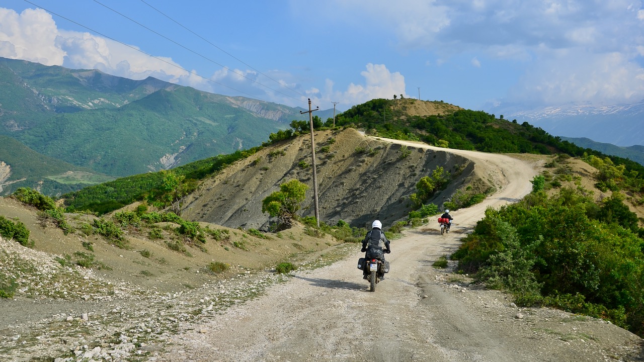 Tolle Bergwelt in Albanien zum Enduro fahren