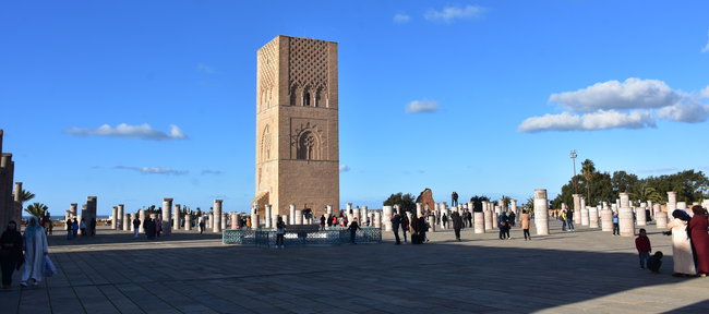 La tour Hassan à Rabat Tour Hassan à Rabat et vestiges des colonnes de la mosquée inachevée