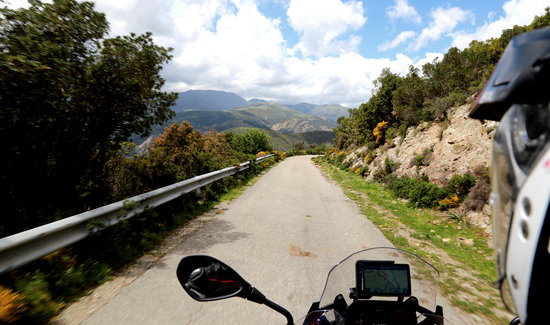 Ein Motorradausflug in die Sardinischen Bergwelt zum Flumendosa See