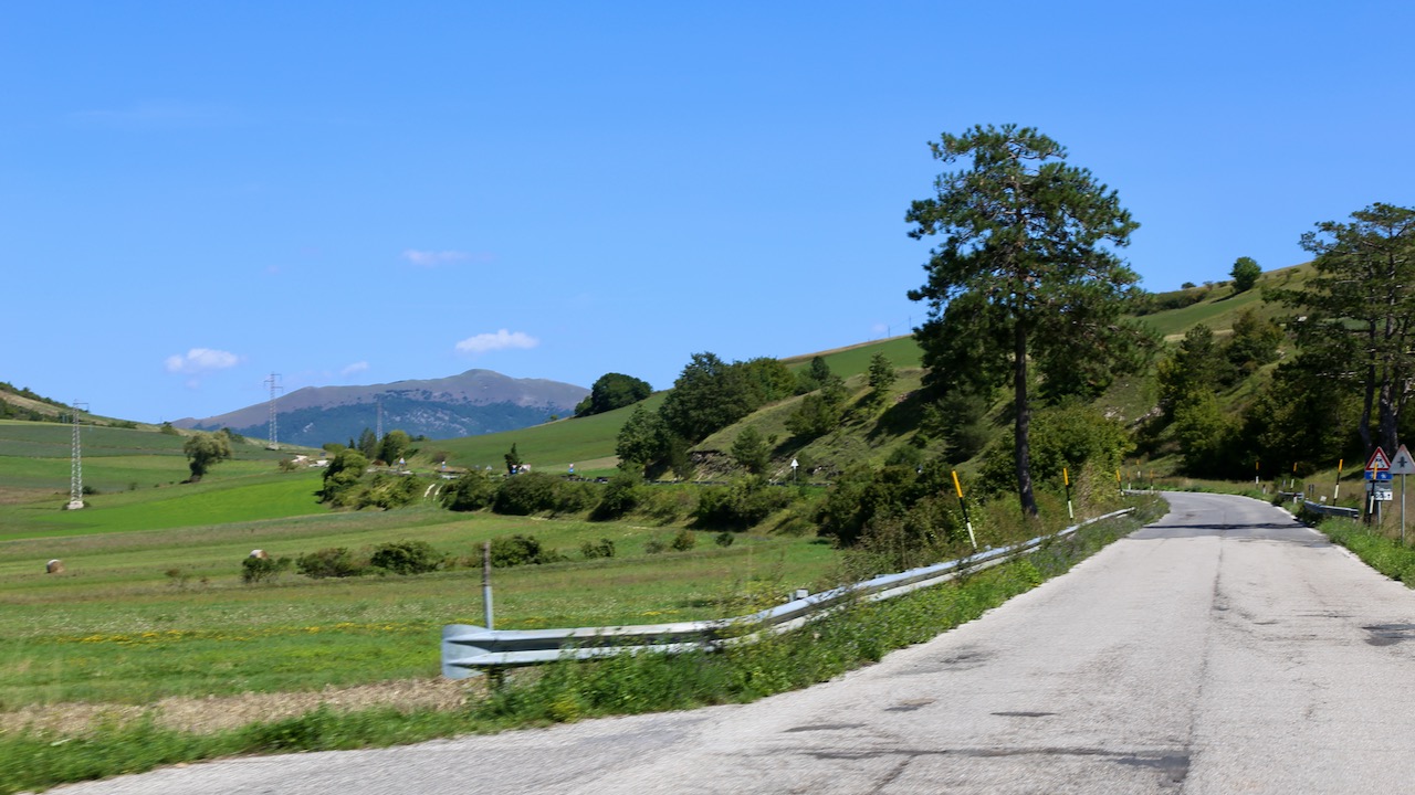 Motorradtour Toskana über Volterra, San Gimignano und Monte Pulciano