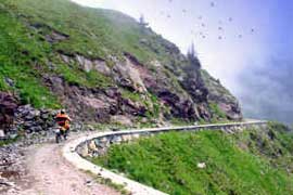 Eine Kammstrasse in Friaul wie die Assietta Kammstrasse in den Seealpen