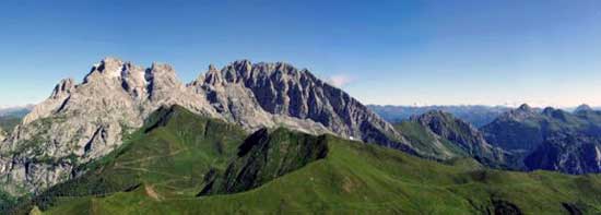 Eine Kammstrasse in Friaul wie die Assietta Kammstrasse in den Seealpen