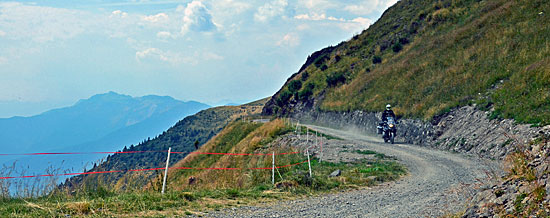 Eine Kammstrasse in Friaul wie die Assietta Kammstrasse in den Seealpen