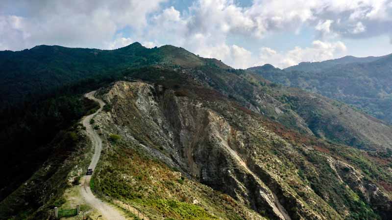 Gebirgsfeeling, eine Piste auf Sizilien