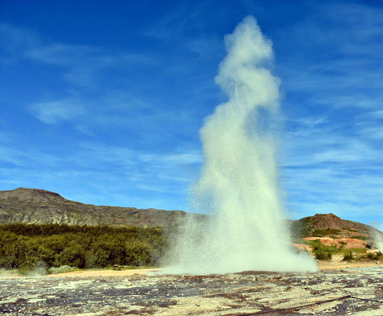 Mit dem Geländewagen zu den Geysiren und Wasserfällen nach Island