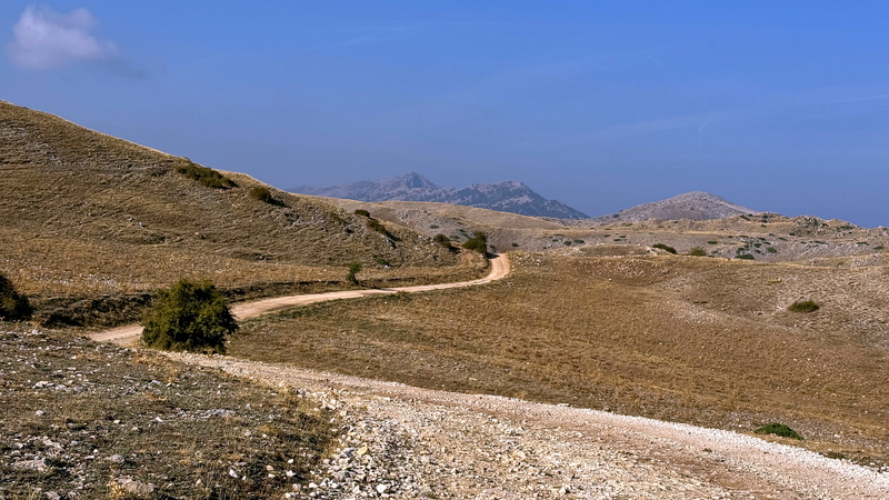 The journey through the Sierra Garzorla National Park (Spain, Andalusia) is made by 4x4 Suzuki, Devender or Grenadier. The journey through the Sierra Garzorla National Park (Spain, Andalusia) is made by 4x4 Suzuki, Devender or Grenadier.