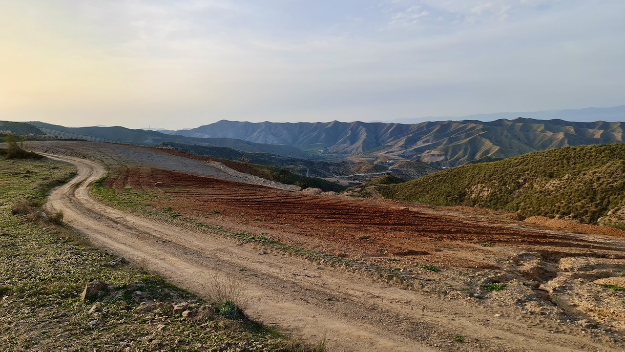 Off-road tour tracks in Spain, also rideable in winter, as GPX tracks or GPS data in KML or KMX format. Off-road tour tracks in Spain, also rideable in winter, as GPX tracks or GPS data in KML or KMX format.