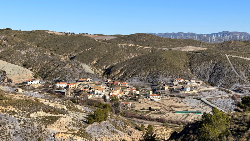 The route goes along off-road tracks through the Sierra Filabres, past mountain villages, observatories, and lots of off-roading.