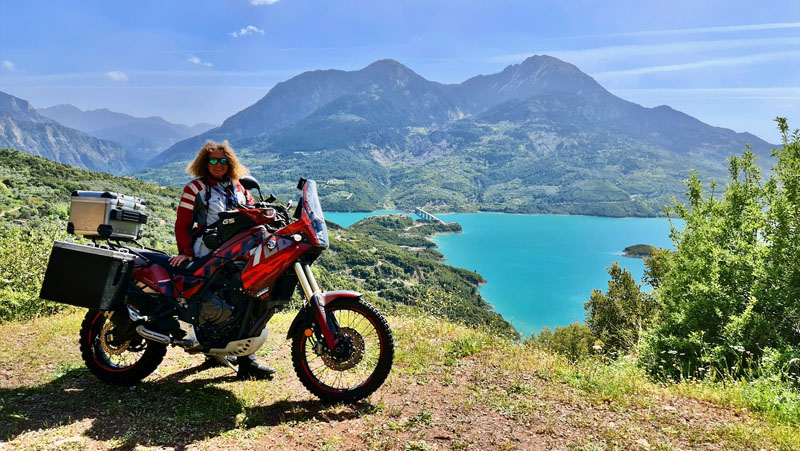 Traumstrecken Griechenland Seenlandschaft mit dem Motorrad