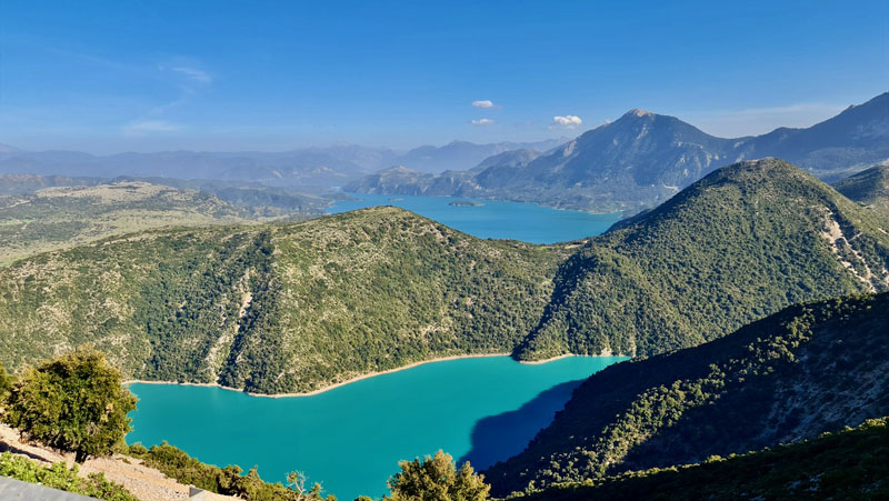 Traumstrecken Griechenland Seenlandschaft mit dem Motorrad