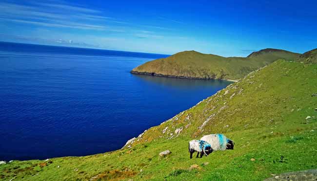 Motorradland Irland (Seen, Klippen, Meer und Castle)