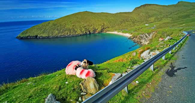 Motorradland Irland (Seen, Klippen, Meer und Castle)