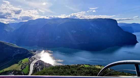 Geiranger Fjord in Norwegen mit dem Motorrad 