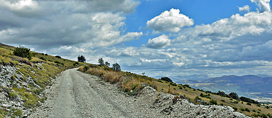 Bergstrecken in Umbrien für Allrad Truck