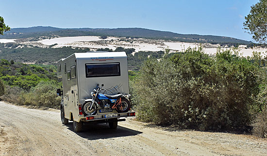 Dünenpiste auf Sardinien