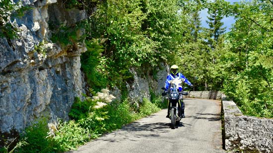 Mit der Enduro zum Offroadfahren in der Schweiz