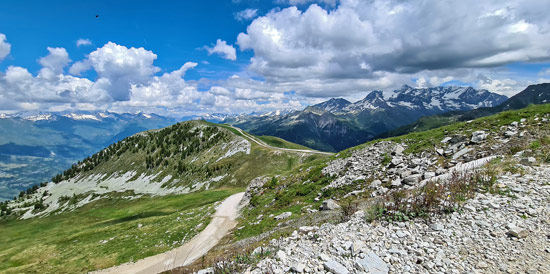 Offroad fahren in den Seealpen mit dem 4x4 Geländewagen