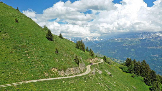 Offroad fahren in den Seealpen mit dem 4x4 Geländewagen