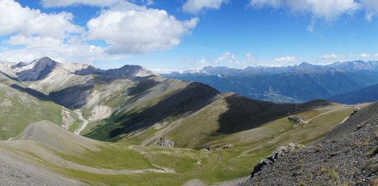 Foto zeigt Blick vom Fort Jafferau ins Tal