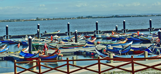 bunte boote portugal